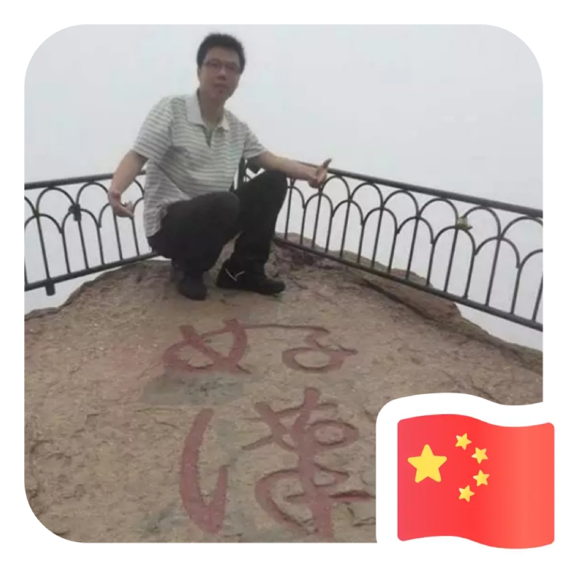 一只小虎牙的第一张照片--南靖婚介网