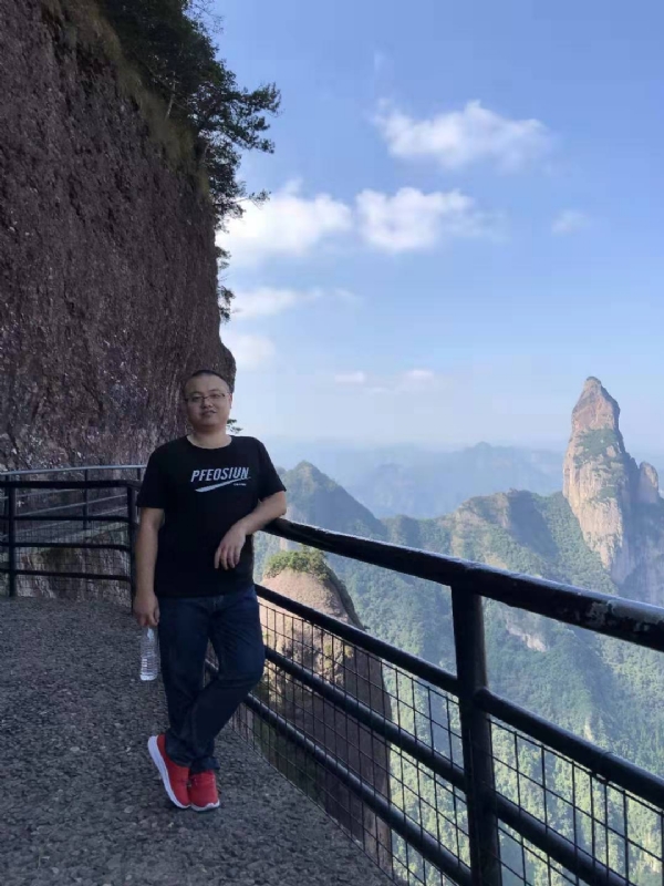 不杵于物的第一张照片--南靖婚介网