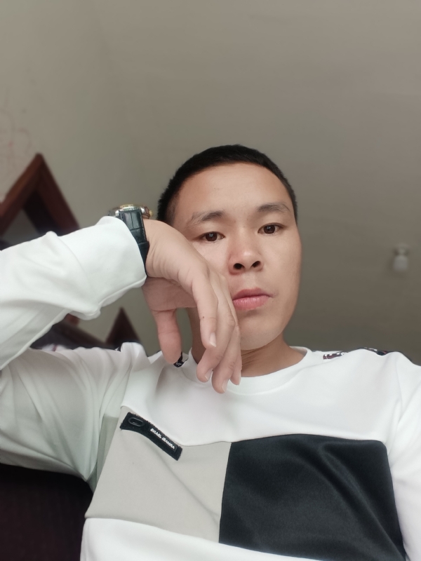 冷漠的第一张照片--南靖婚介网