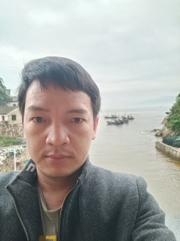啊亮的第一张照片--南靖婚介网