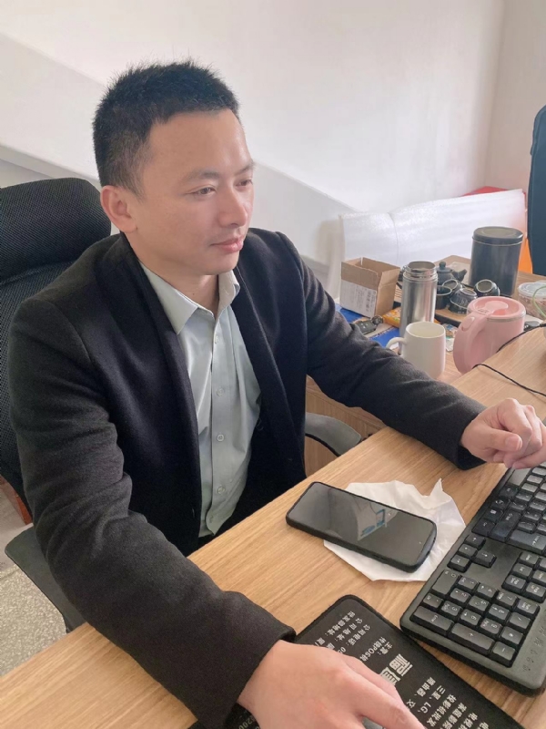 落叶知秋的第一张照片--南靖婚介网