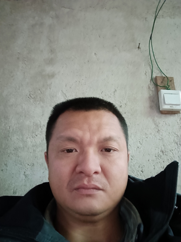 兰成龙的第三张照片--南靖婚介网